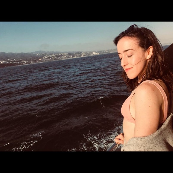 Meet your Posher, Gabriela - Picture 2 of 2